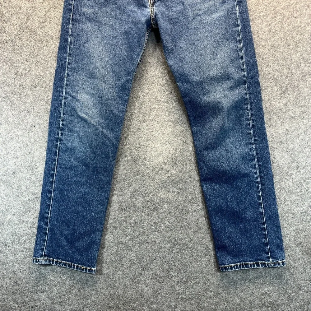 Levis Jeans Men's 32x30‎ 505 Regular Fit Straight Leg Medium Blue Denim Jeans